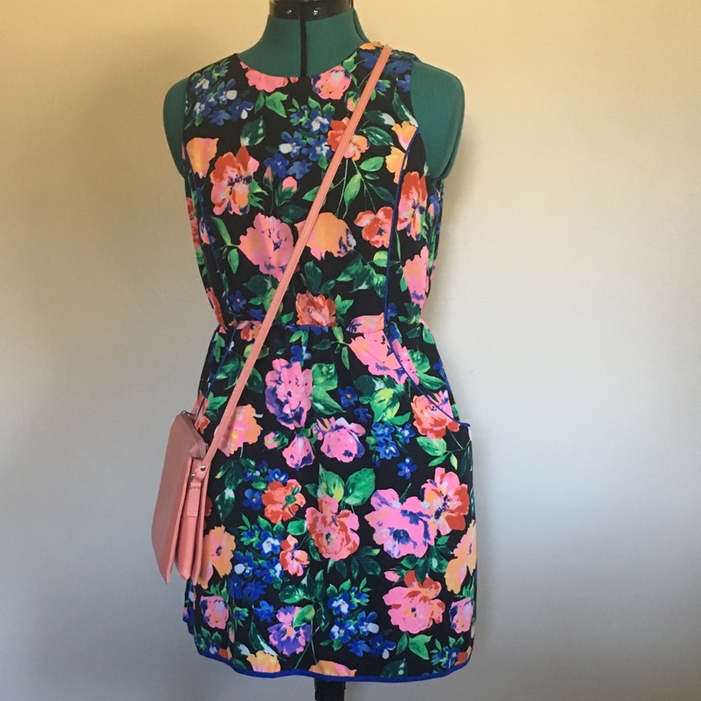 Floral dress WITH POCKETS and neon flowers